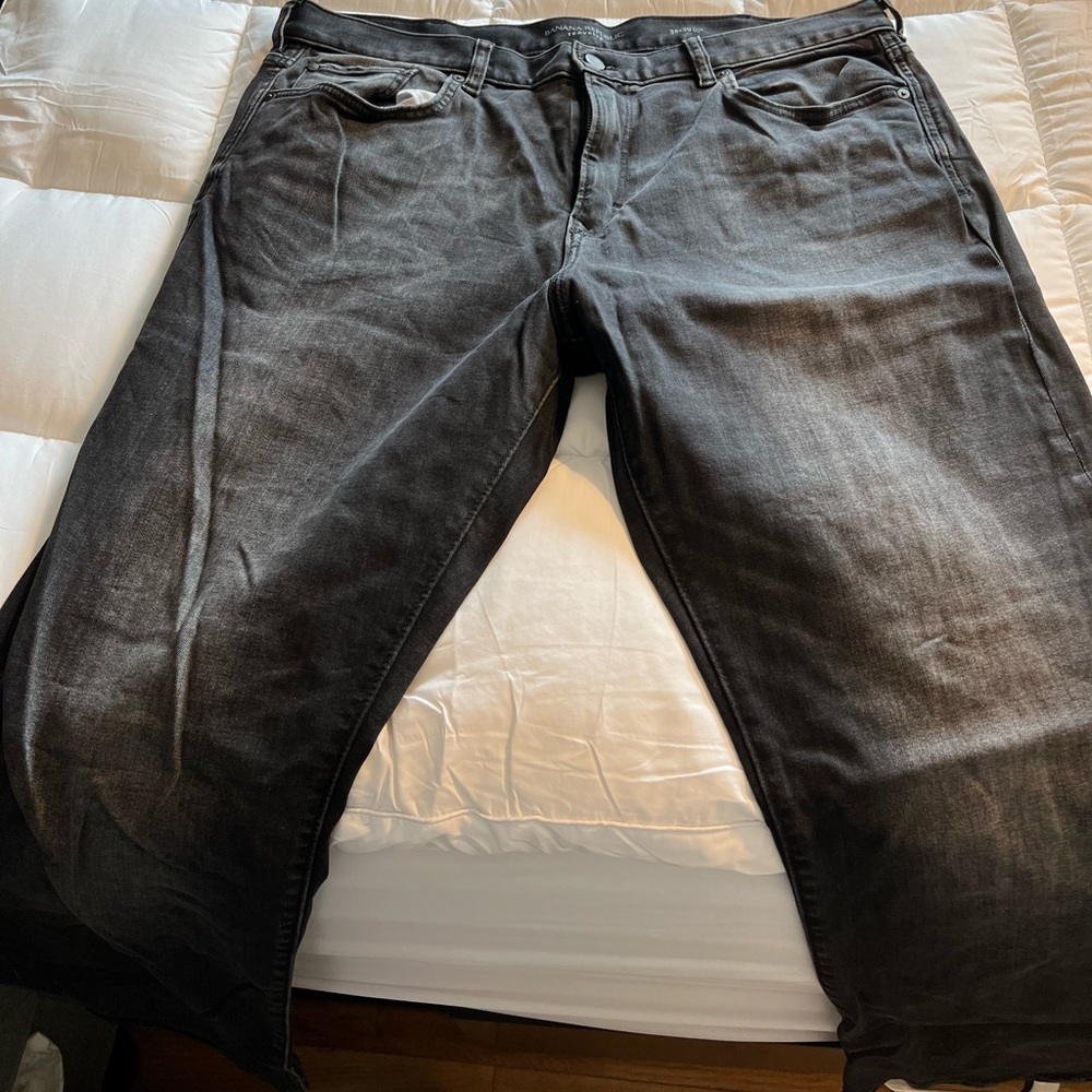 Banana Republic Traveler Jeans Slim Fit- Dark Grey Wash- Size 38x30